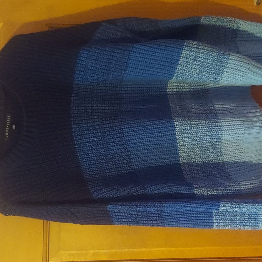 Womens size Large,  Love Ellie Sweater